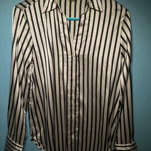 H&M Black and White Button Down Shirt with Cuffed Sleeves and Notched Collar